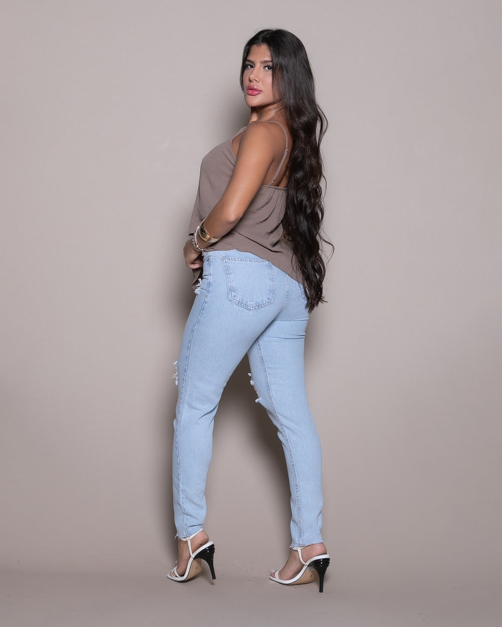 Calça Mom Jeans Clara 
 MARMORIZADO CLARO