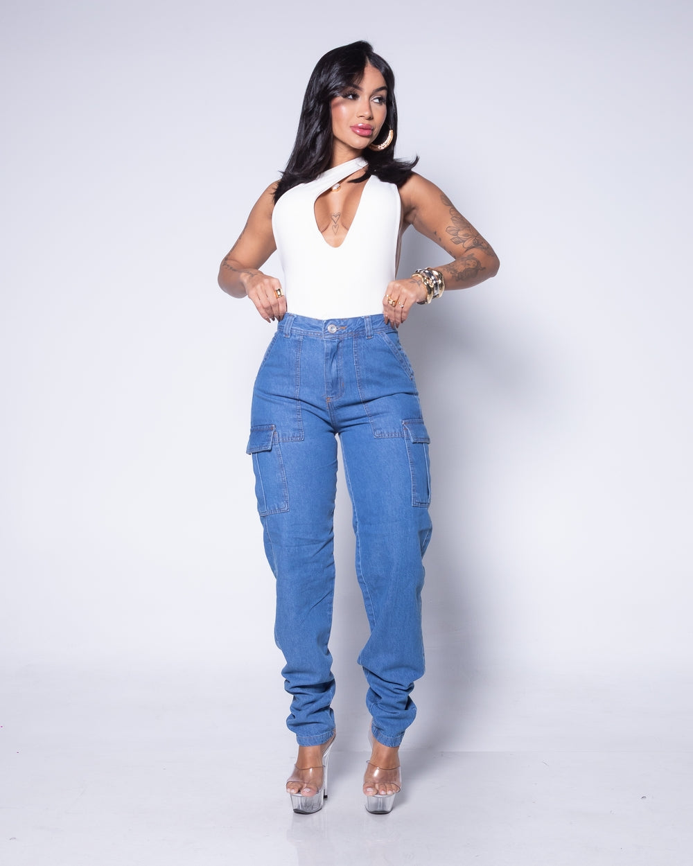 Calça Mom Cargo Jeans Catia 
 DELAVE MEDIO