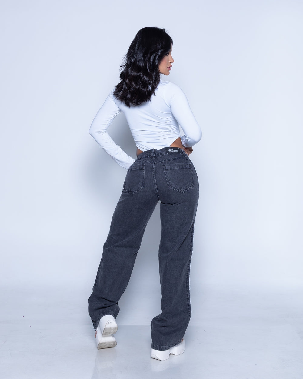 Calça Wide Leg Jeans Elena
 MARMORIZADO BLACK